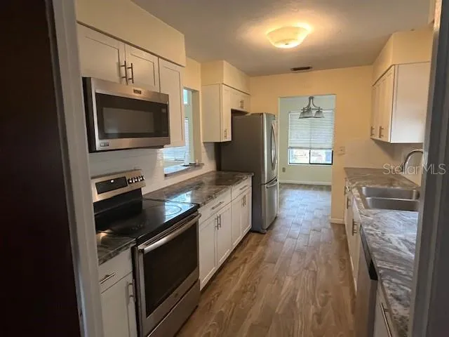 2832 NW 44TH PL, photo 4