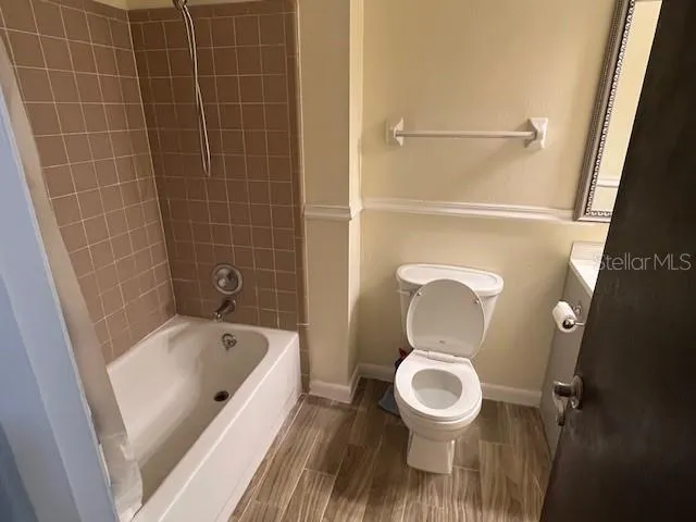 2832 NW 44TH PL, photo 9