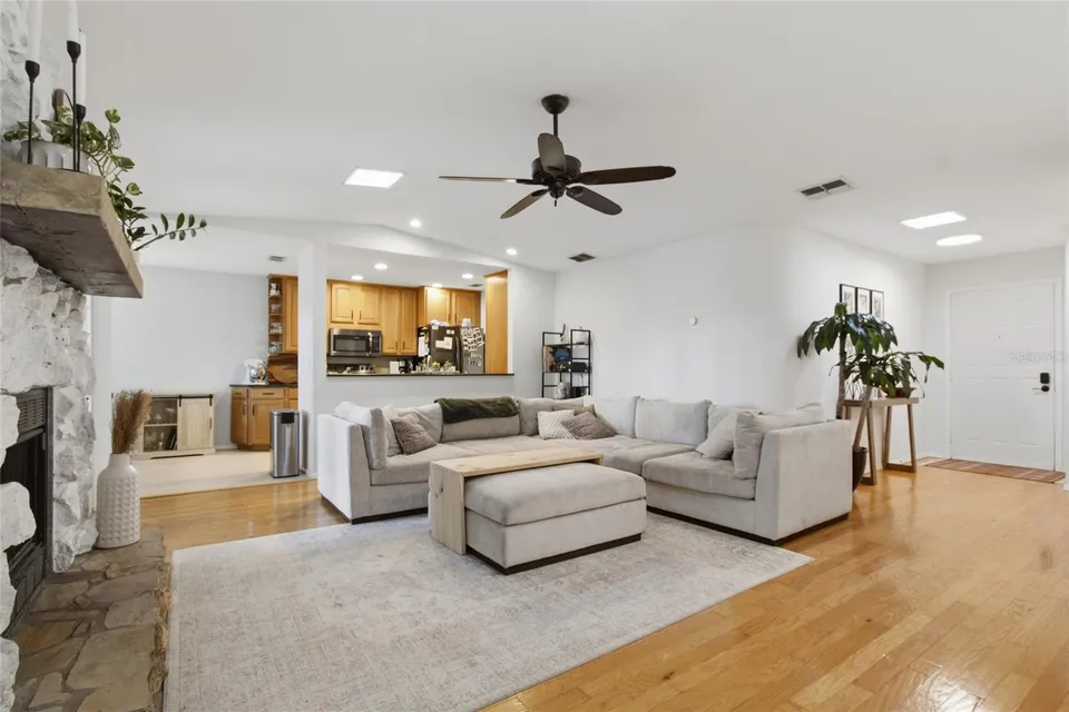 3211 COVENTRY N, photo 8
