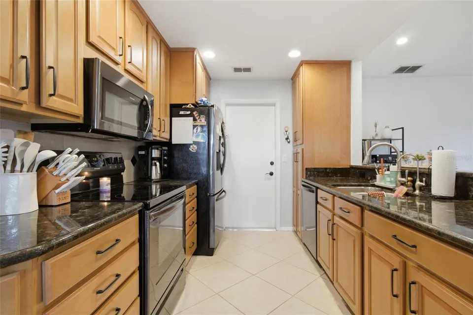3211 COVENTRY N, photo 17