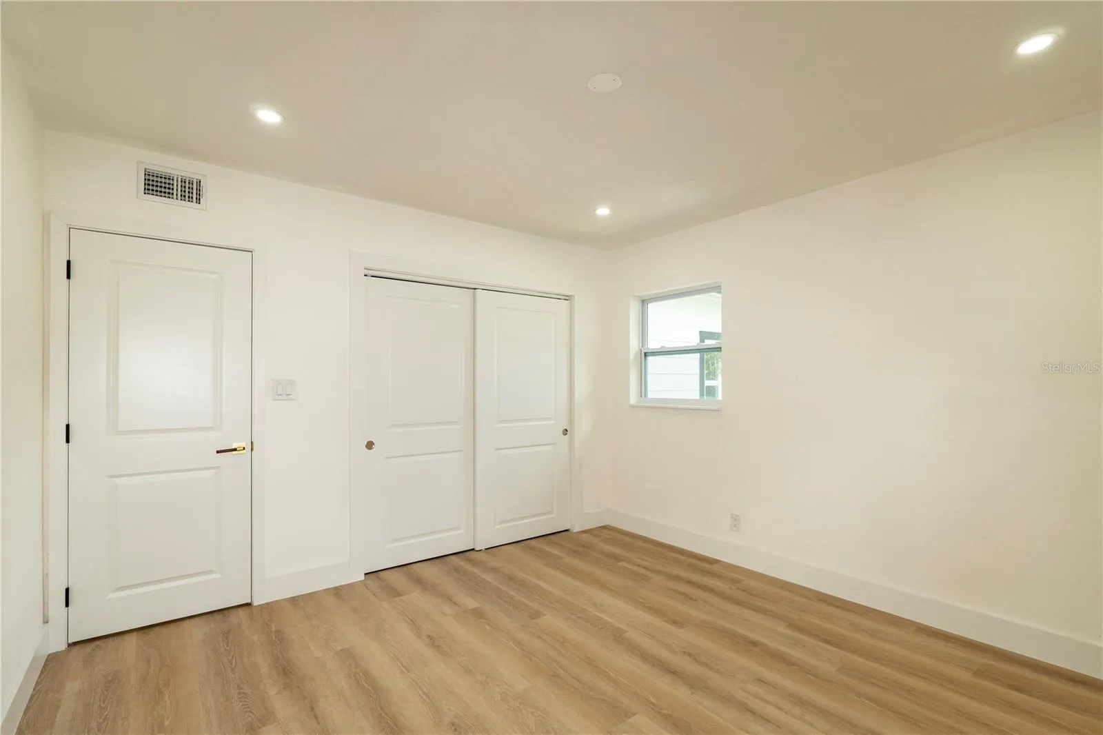 9805 N 54TH ST, photo 30